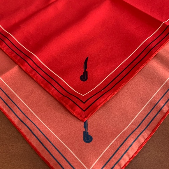 Beautiful scarf - Picture 3 of 8